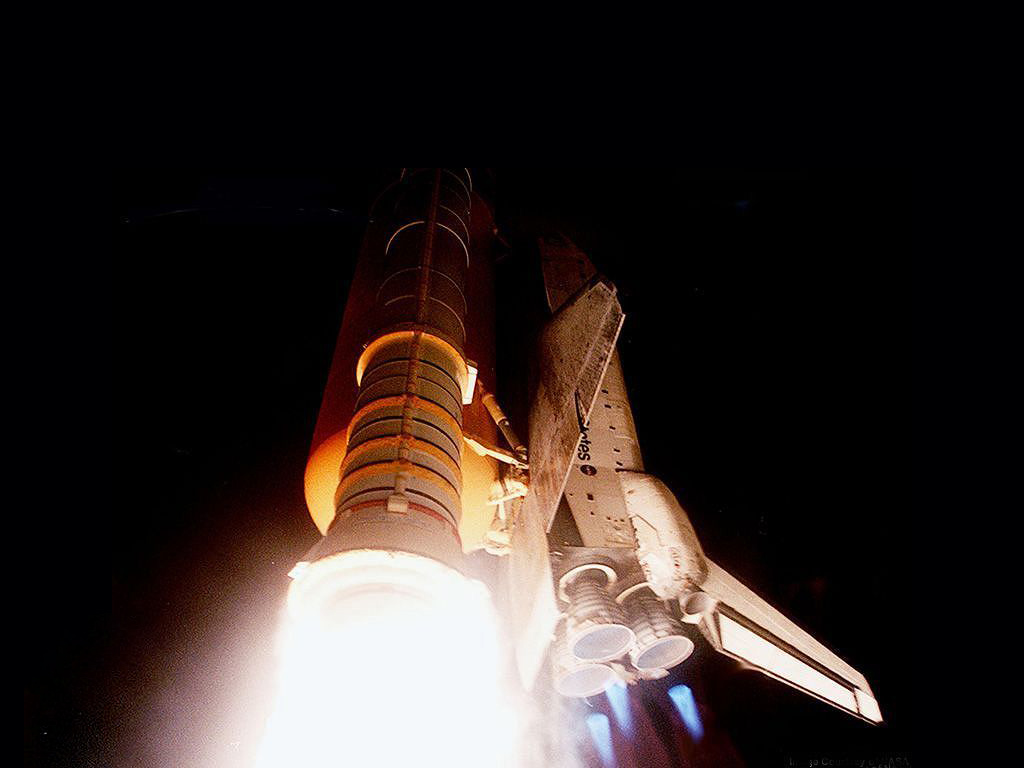ColumbiaShuttle_Launch_STS-101_8x6.jpg