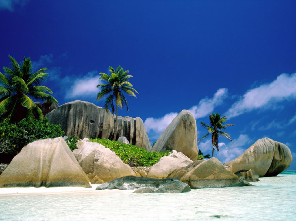 la_digue_islands.jpg