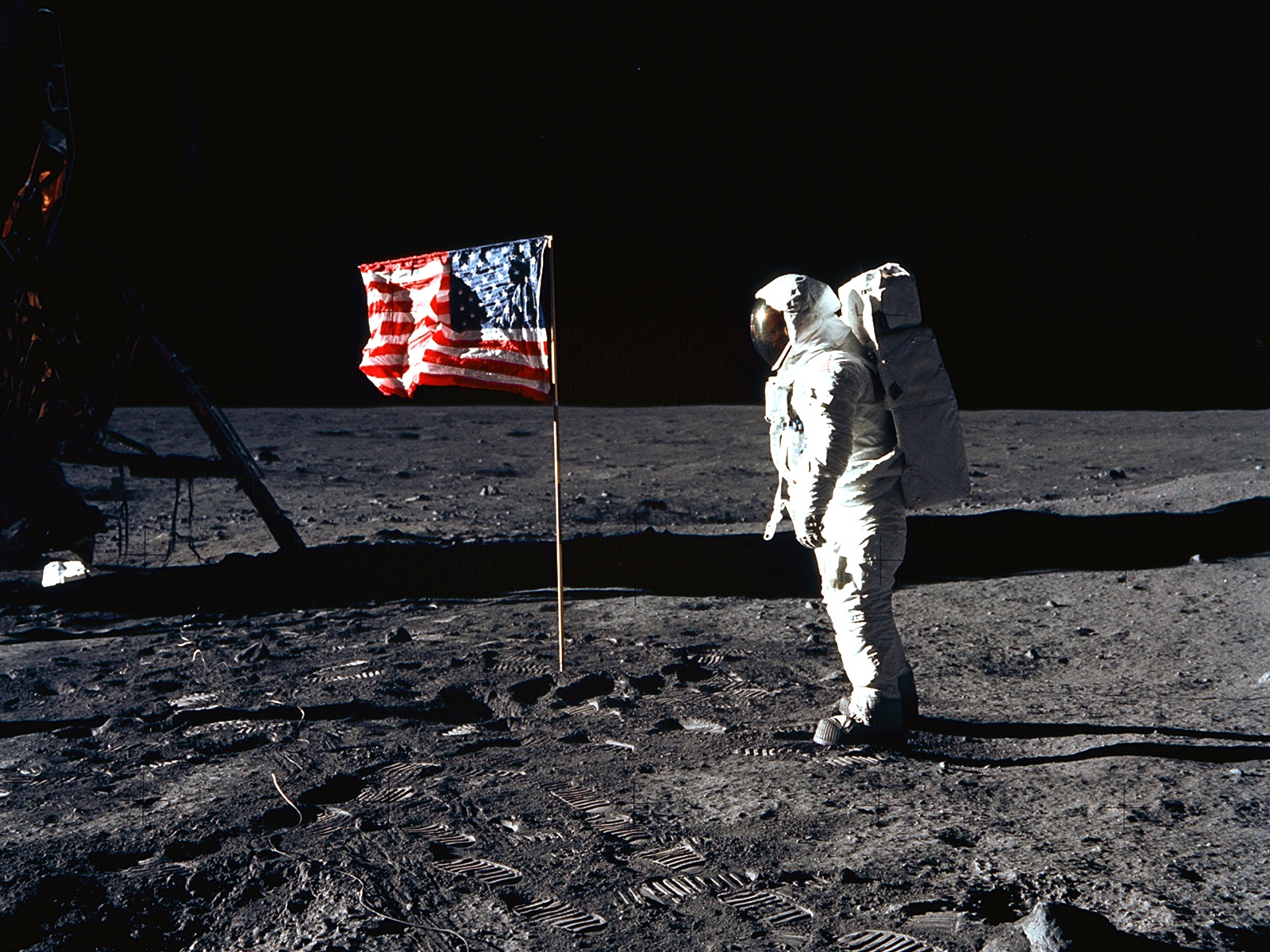 US flag on Moon - 1600.jpg